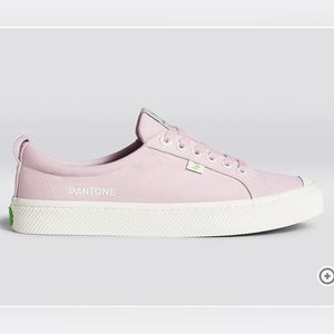 Cariumas OCA LOW Pantone Pale Lilac Canvas